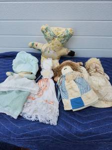 lot 147 image: Handmade Folk Art Cloth Dolls Collection