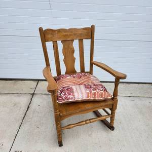 lot 164 image: Wooden Rocking Chair with Paisley Cushion