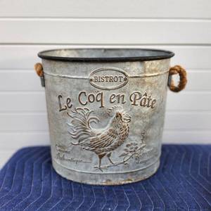 lot 168 image: French Bistrot Le Coq en Pate Enamelware Ice Bucket