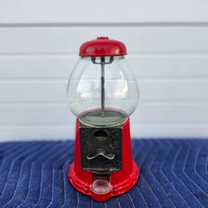 lot 178 image: Red Cast Iron Gumball Machine with Glass Globe