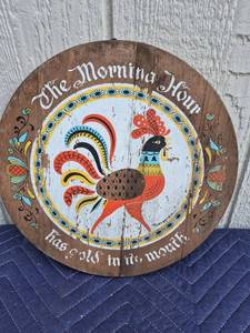 lot 359 image: The Morning Hour Folk Art Rooster Wooden Plaque