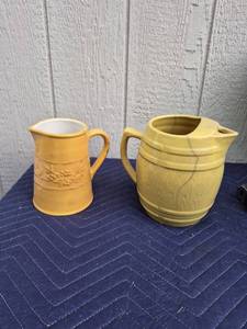 lot 365 image: Yellow Stoneware Pottery Pitcher Set