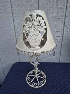 lot 382 image: Decorative Metal Table Lamp with Floral Cutout Shade