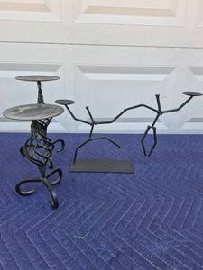lot 402 image: Decorative Metal Candle Holders Set