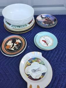lot 424 image: Decorative Collector Plates Mixed Lot with Bowl and Ashtray