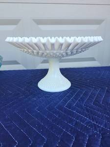 lot 426 image: White Milk Glass Hobnail Cake Stand