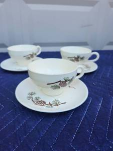 lot 427 image: Pine Cone Pattern Tea Cup and Saucer Set