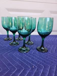 lot 429 image: Green Glass Stemware Set Wine and Water Glasses