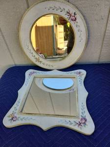 lot 441 image: Floral Painted Decorative Mirror Set with Gold Trim