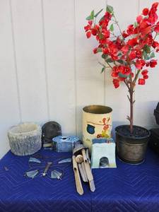 lot 447 image: Mixed Garden and Home Decor Items Collection