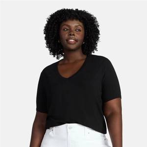 lot 41583 image: Terra & Sky Womens Plus Size V-Neck Tee with Short Sleeves, Size 2X