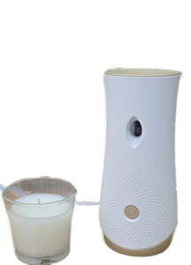 lot 41641 image: Glade Automatic Spray Holder with Glade Glass Candle (Clean Linen)