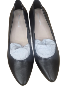 lot 41693 image: Easy Spirit Black Pointed Toe Ballet Flats Size- Adult 6.5