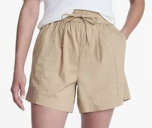 lot 41757 image: Time and Tru Womens Poplin Short, Size S