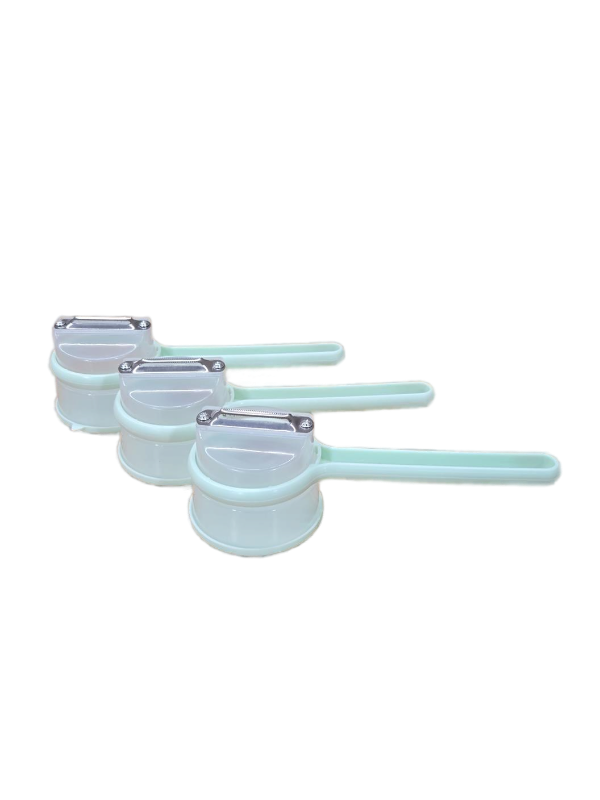 lot 41253 image: Green Handheld Vegetable Peelers Set of 3