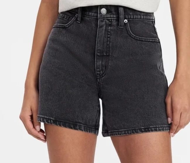 lot 41262 image: Time and Tru Womens High Rise Denim Shorts -Size 14