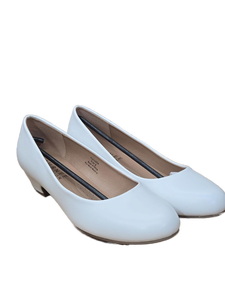 lot 37592 image: Journee Collection Womens White Ballet Flats Size 9