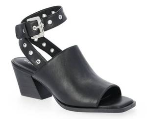 lot 37593 image: No Boundaries Womens Buckle Sandal Block Heels Size 8