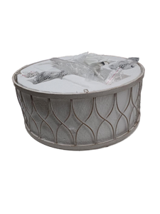 lot 40744 image: White Open Circle Ceiling Light Fixture
