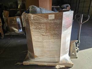 lot 108 image: Contents of Gaylord Pallet. Bedding and More. Piece Count 30-