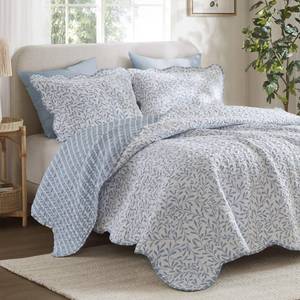 lot 3413 image: Madison Park 3-Piece Reversible Quilt Set, Botanical Print & Scalloped Edge, Lightweight Summer Bedding, King, Blue