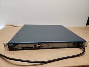 lot 26 image: Cisco 2500 Series Router
