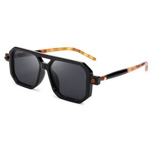 lot 14362 image: FEISEDY Vintage Square 70s Flat Aviator Sunglasses Women Men Classic Retro Stylish Frame UV400 Sunglasses B2622
