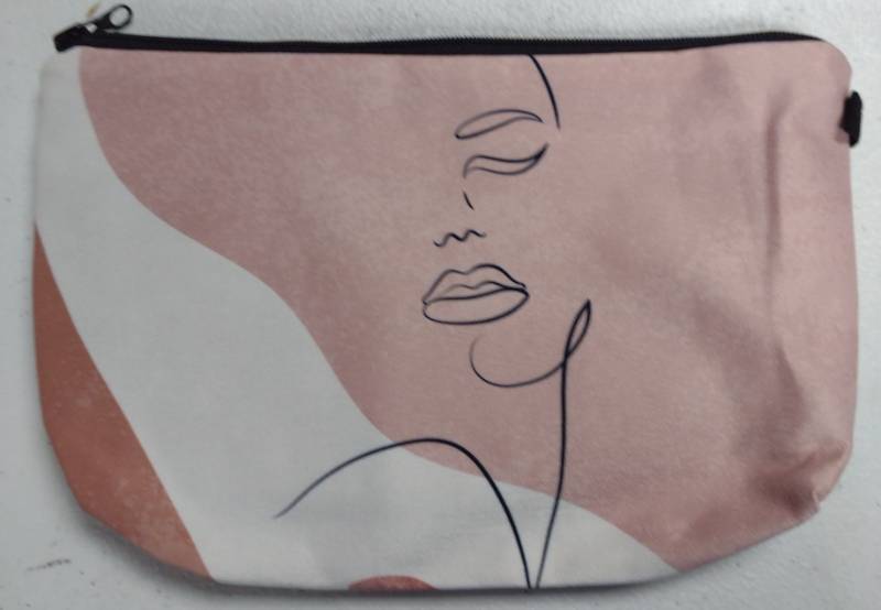 lot 510 image: Abstract Face Line Art Makeup Bag