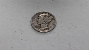 lot 3 image: 1940-D Mercury Silver Dime Coin 90% Silver