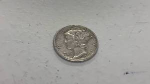 lot 5 image: 1942-S Mercury Silver Dime Coin 90% Silver