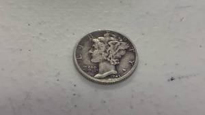 lot 9 image: 1945 Mercury Silver Dime Coin 90% Silver