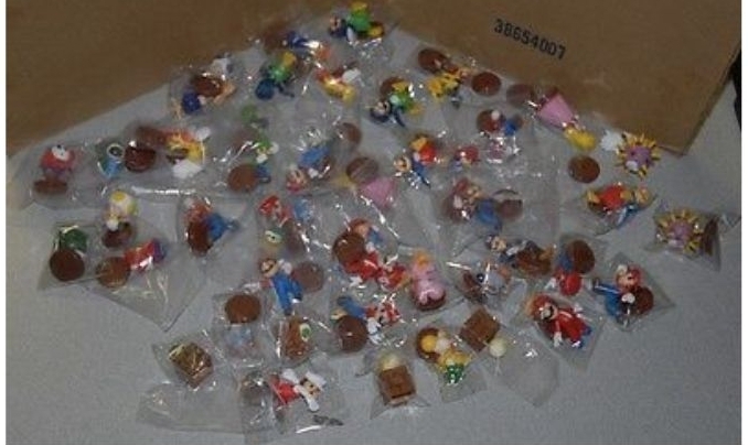 lot 4460 image: Furuta Nintendo Super Mario Bros Wii 48Piece Figure Collection