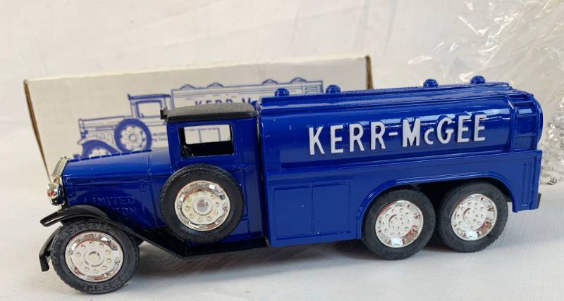 lot 8027 image: ERTL - KERR-McGEE - KERR-McGEE Refining Corp. - 1930 Diamond T Tanker Bank - 134 Scale - 1992 ERTL