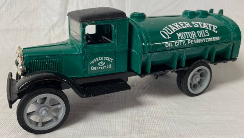 lot 8042 image: ERTL - Quaker State - Cold Test Oil - Oil City, Pennsylvania - 1931 Hawkeye Tanker Bank