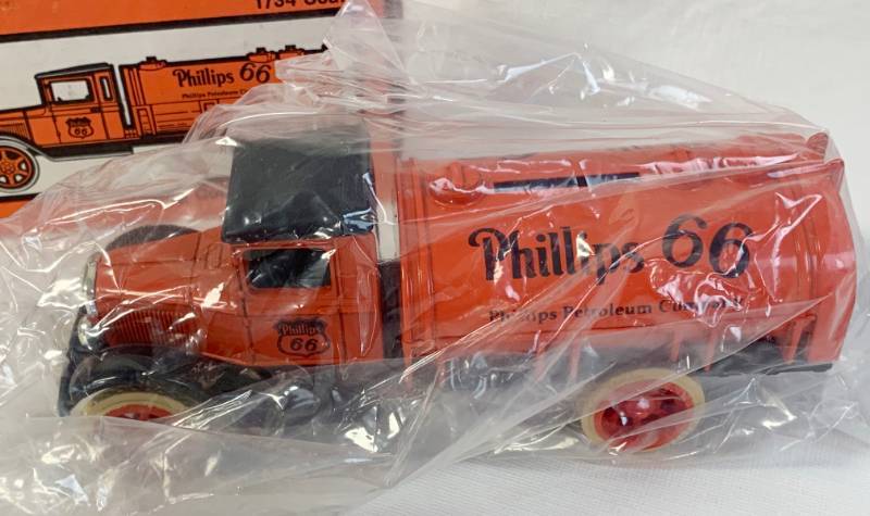 lot 8004 image: Phillips 66 - 1st in a Series - Die-Cast Metal - 1931 Hawkeye Tanker Bank - ERTL 9407UP