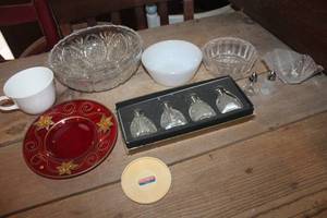 lot 1120 image: Vtg. IOB Salt & Pepper Glass Shakers & More