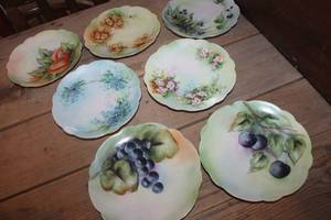 lot 1125 image: Vintage Dessert Plates