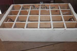 lot 1133 image: Antique Dr. Pepper Painted Pop Crate