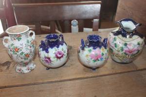 lot 1136 image: Antique Vases