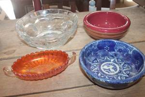 lot 1144 image: Vintage Serving Bowls and More