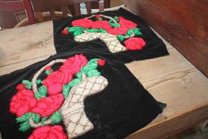 lot 1147 image: Vtg.18 x 18 Black Velvet Needle Punch Roses