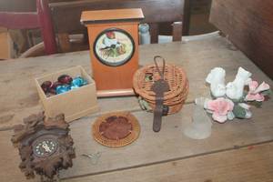 lot 1178 image: Home Dcor and More