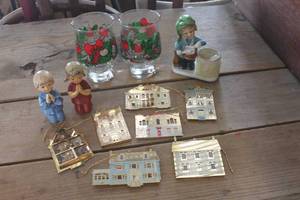 lot 1184 image: Vtg. Metal House Ornaments and More