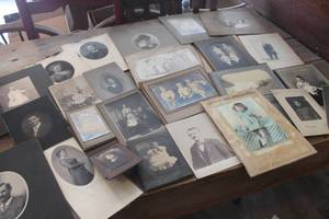 lot 1197 image: Lg. Lot of Antique Black and White Pictures
