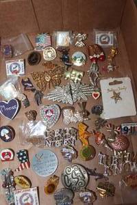 lot 1202 image: Vtg. Brooches and More