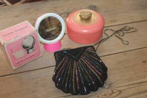 lot 1230 image: Vtg. Beaded Purse, IOB Dome Mirror & More