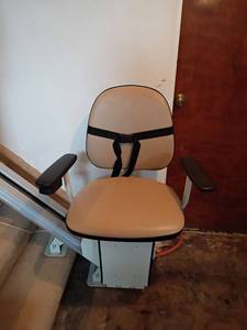 lot 899 image: Staying Home Corporation SL19 Motorized Stair Lift Chair