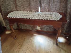 lot 909 image: Wooden Sofa Table.  With Runner.   27 x 50 x 16