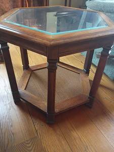 lot 914 image: Wooden Octagon Shape Side Table with Glass Top and Bottom Shelf 21 x 24 x 24