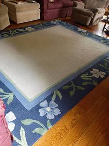 lot 916 image: Area Rug.  9ft. 10in. X 8ft